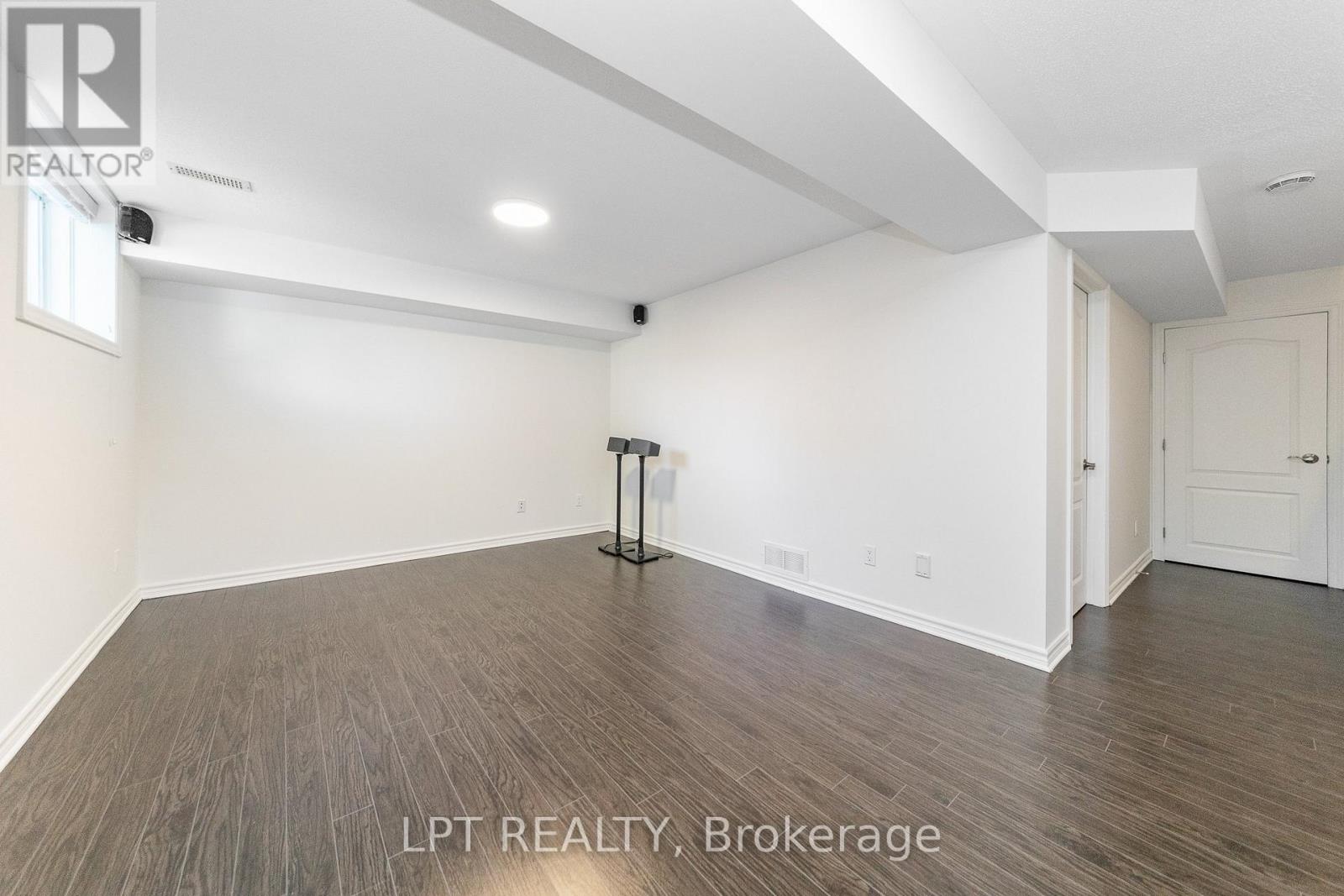 275 TEWSLEY DRIVE - 32