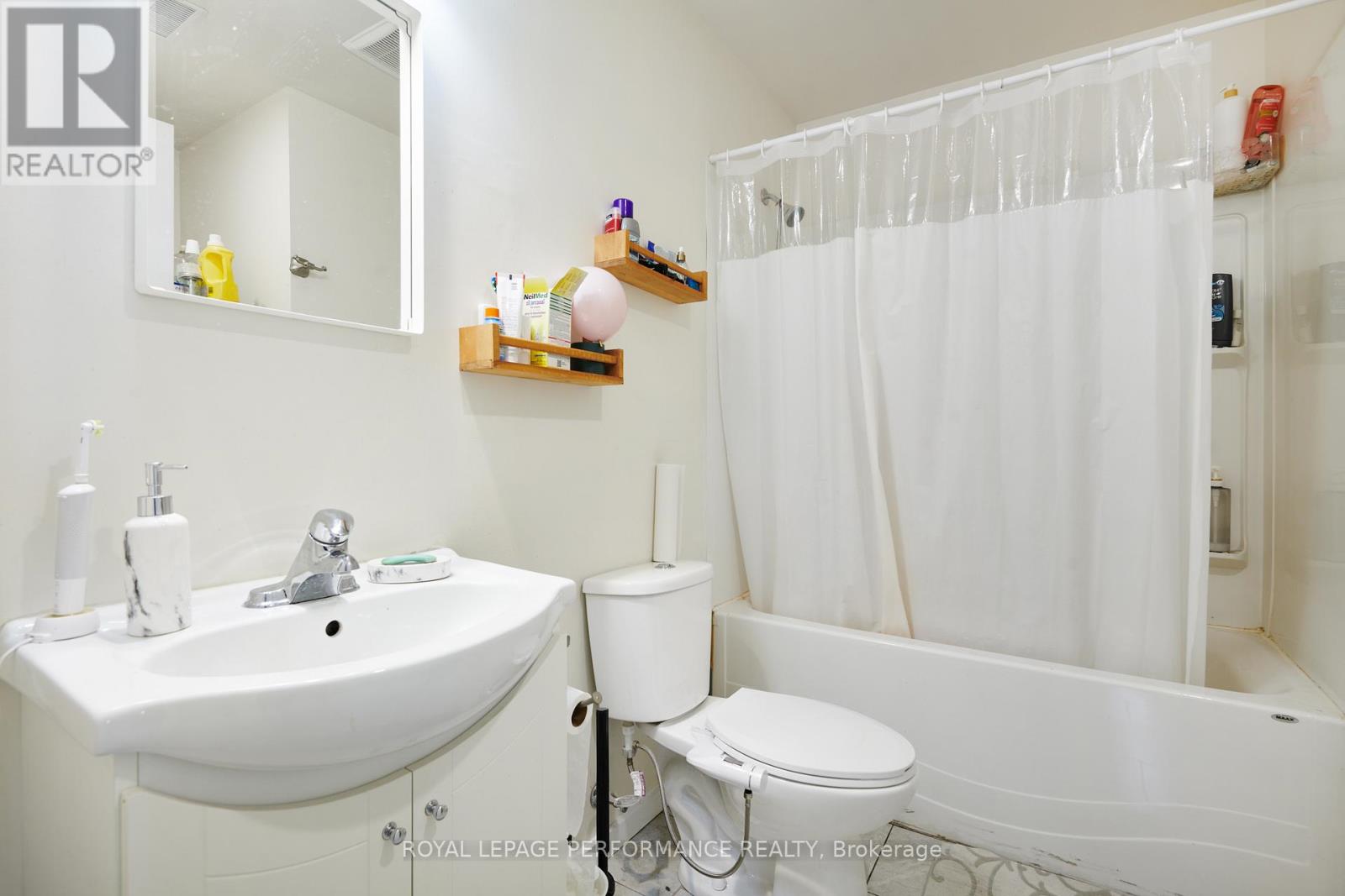 26 AYLMER AVENUE - 25