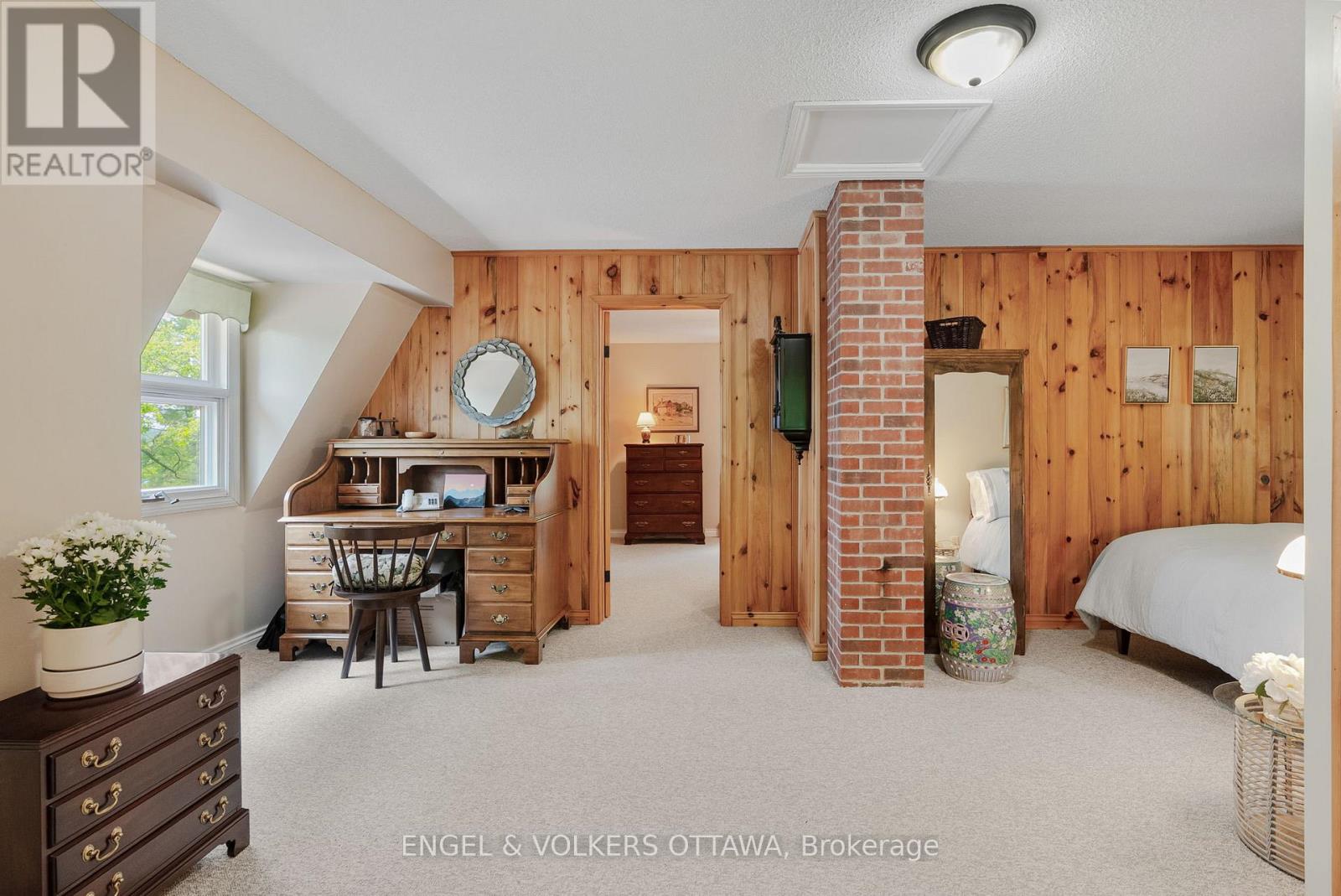 216 CONNIES LANE - 34