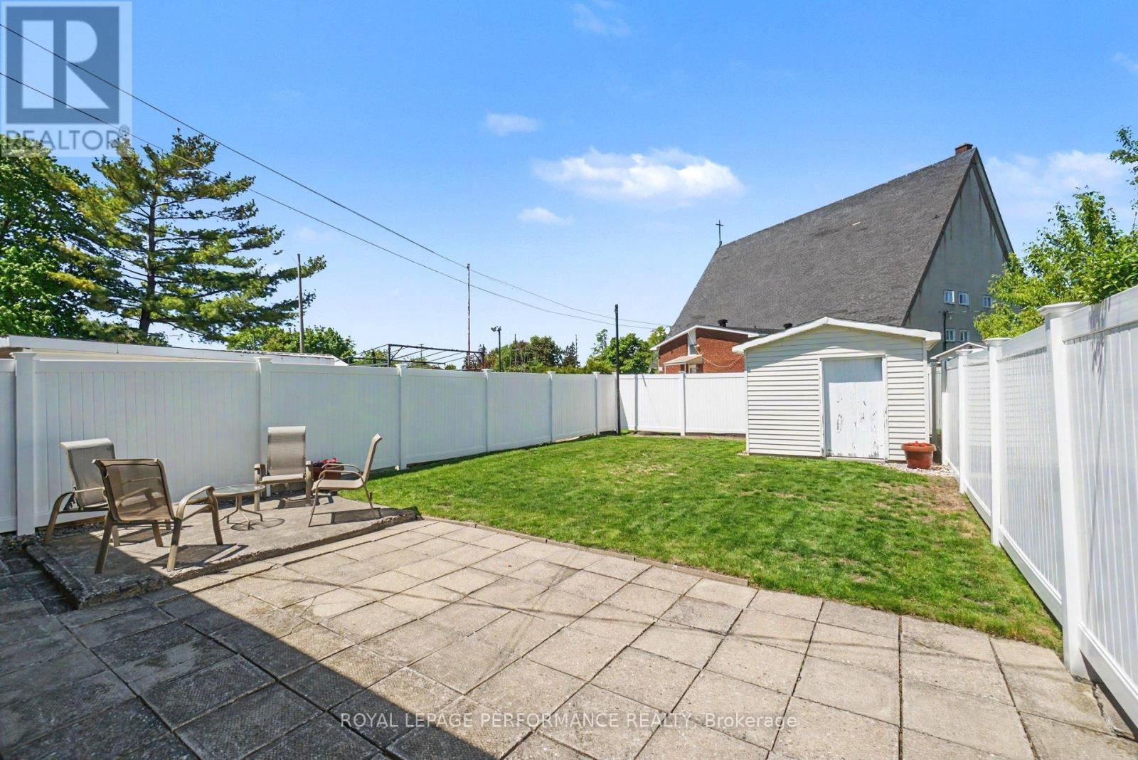 615 QUEBEC STREET - 27