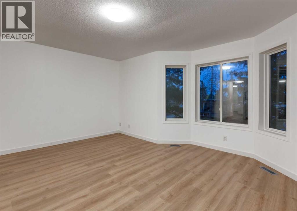 1135 37 Street SE - 26