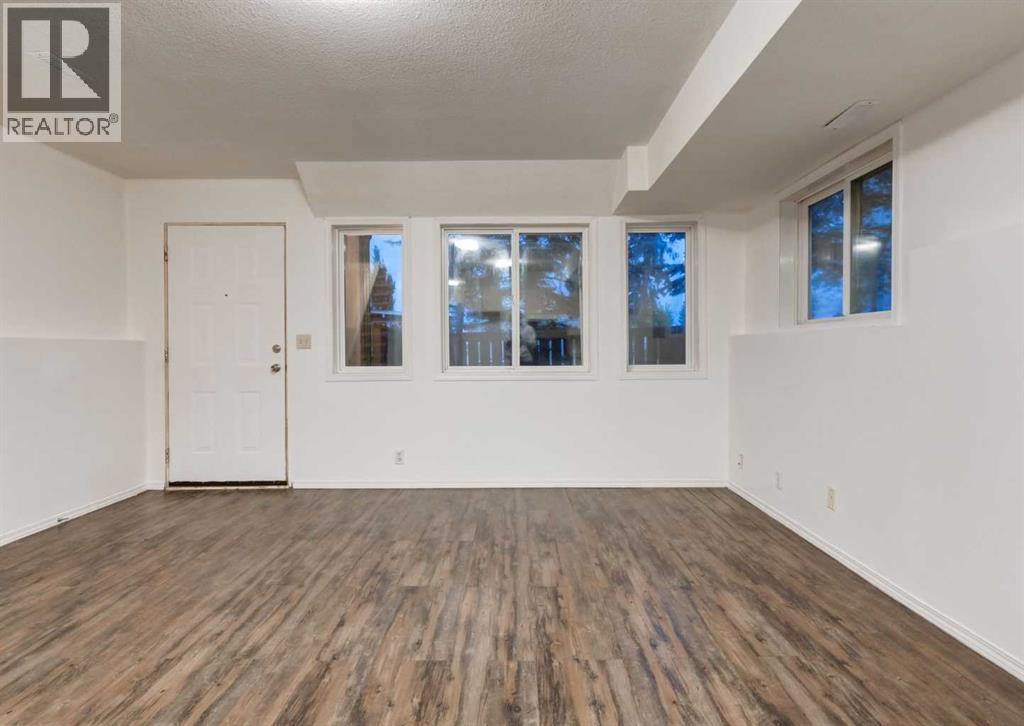 1135 37 Street SE - 7