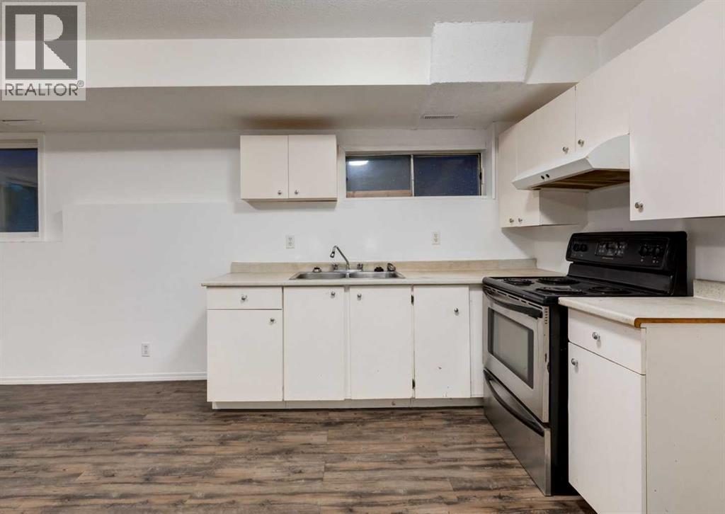 1135 37 Street SE - 12