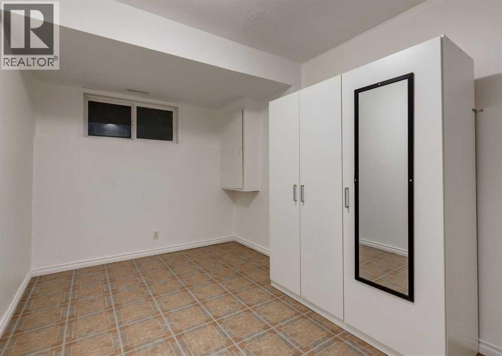 1135 37 Street SE - 15
