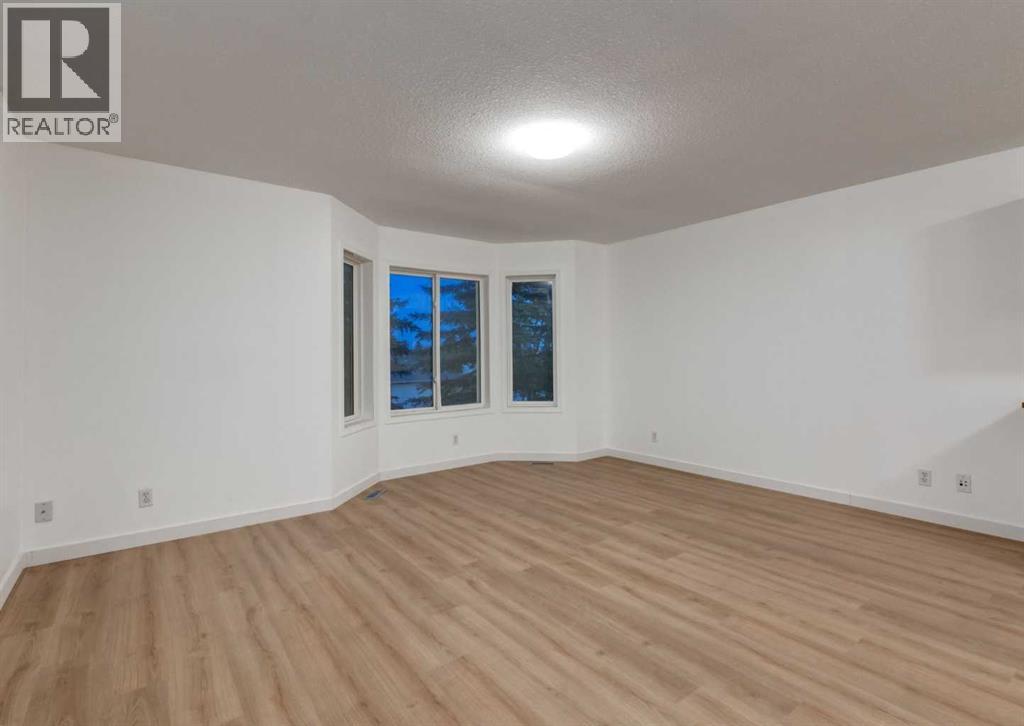 1135 37 Street SE - 28