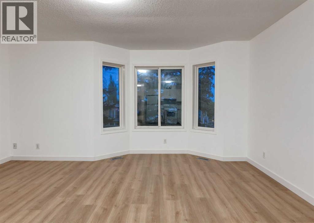 1135 37 Street SE - 27