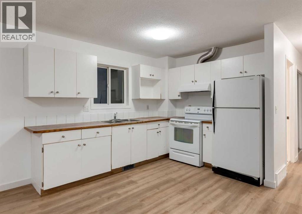 1135 37 Street SE - 23