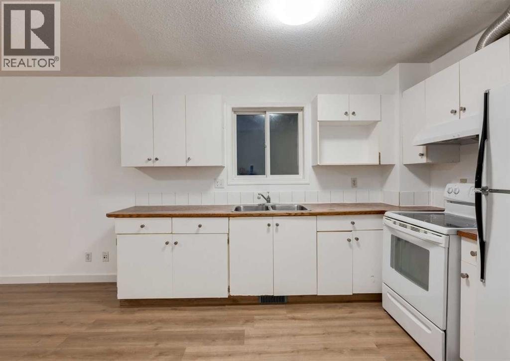 1135 37 Street SE - 22
