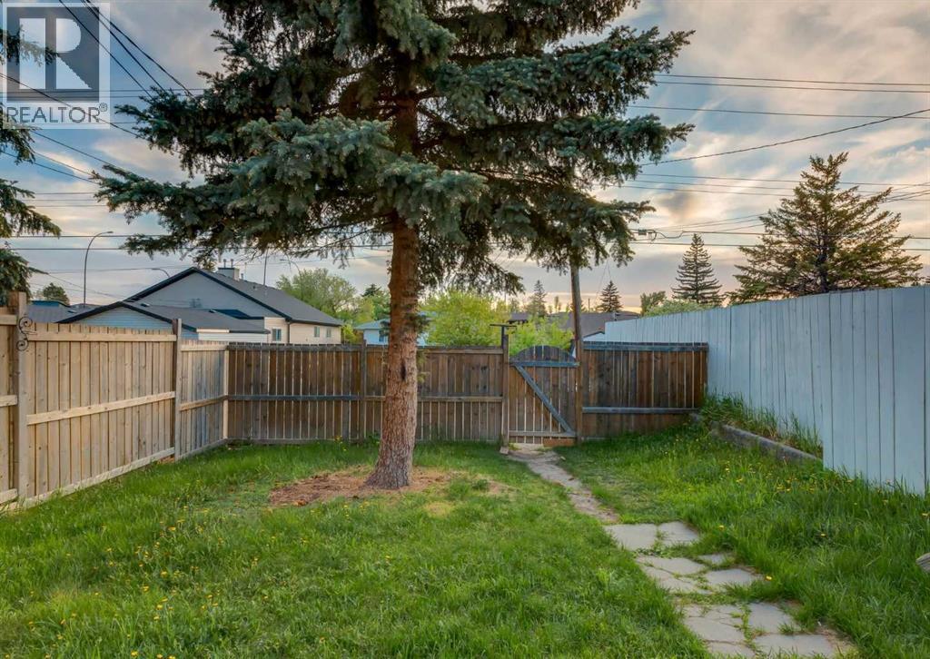 1135 37 Street SE - 45
