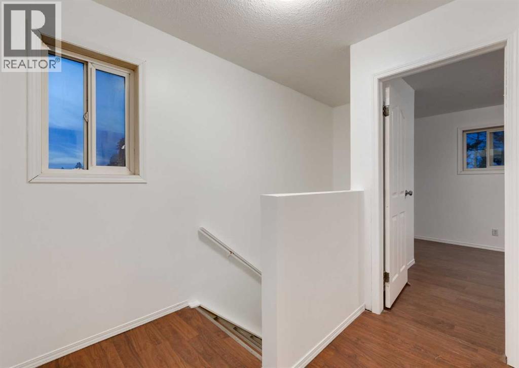 1135 37 Street SE - 35