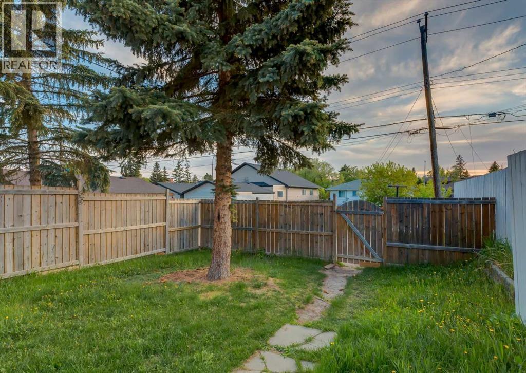 1135 37 Street SE - 46