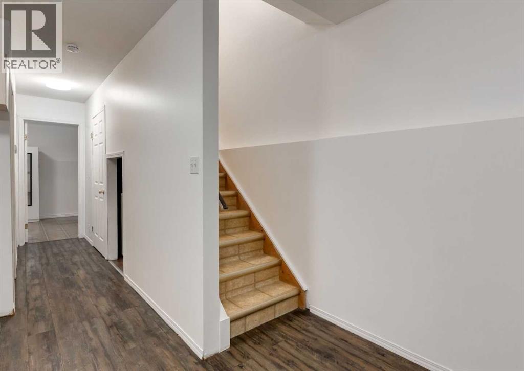 1135 37 Street SE - 18