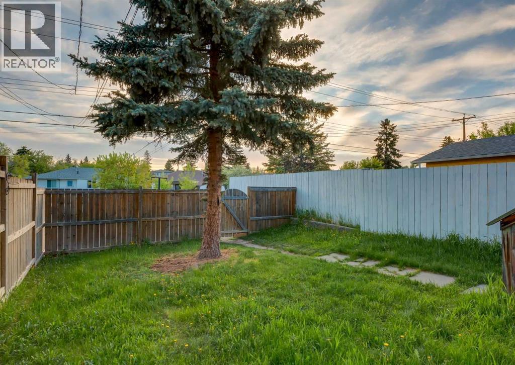 1135 37 Street SE - 44