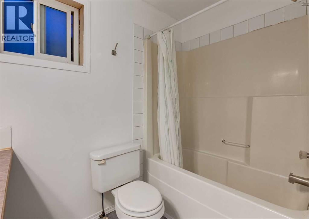 1135 37 Street SE - 42