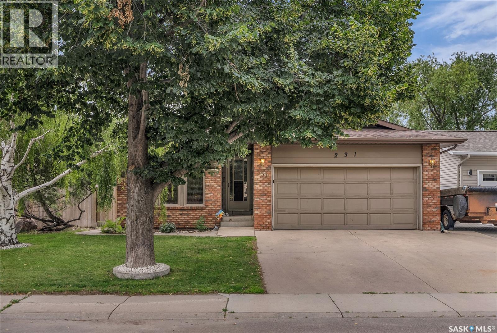 231 Benesh CRESCENT - Image 2