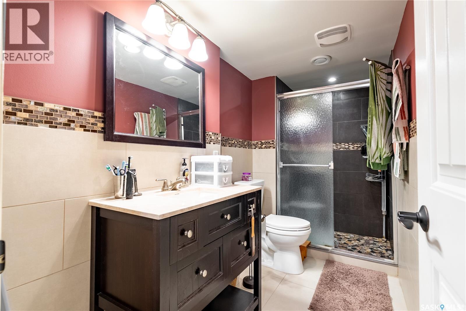 231 Benesh CRESCENT - 39