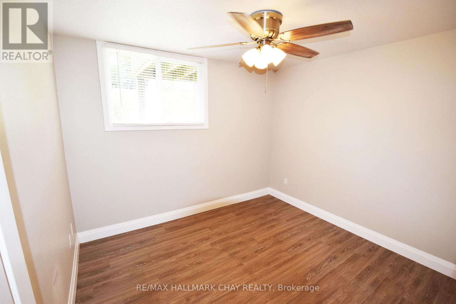 195 LOUISA STREET - 32