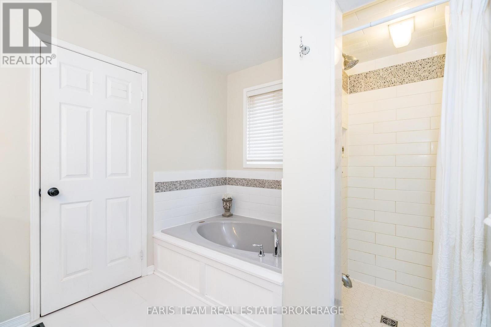 31 ETHERINGTON CRESCENT - 25