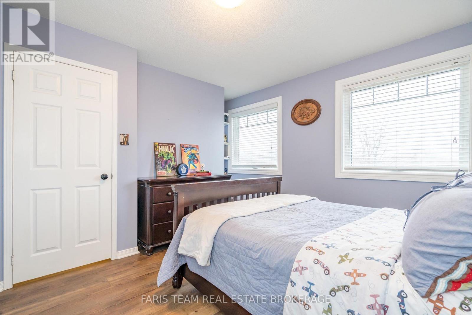 31 ETHERINGTON CRESCENT - 27