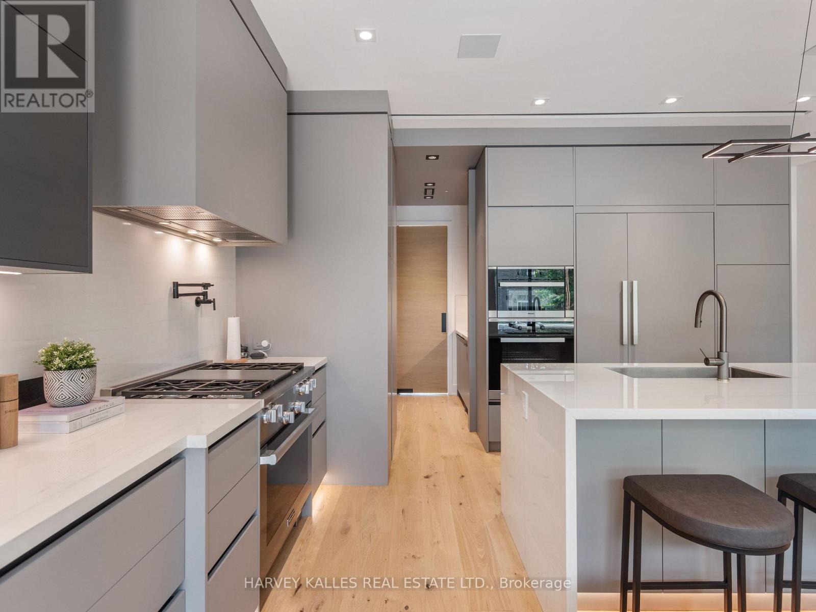 585 BEDFORD PARK AVENUE - 14