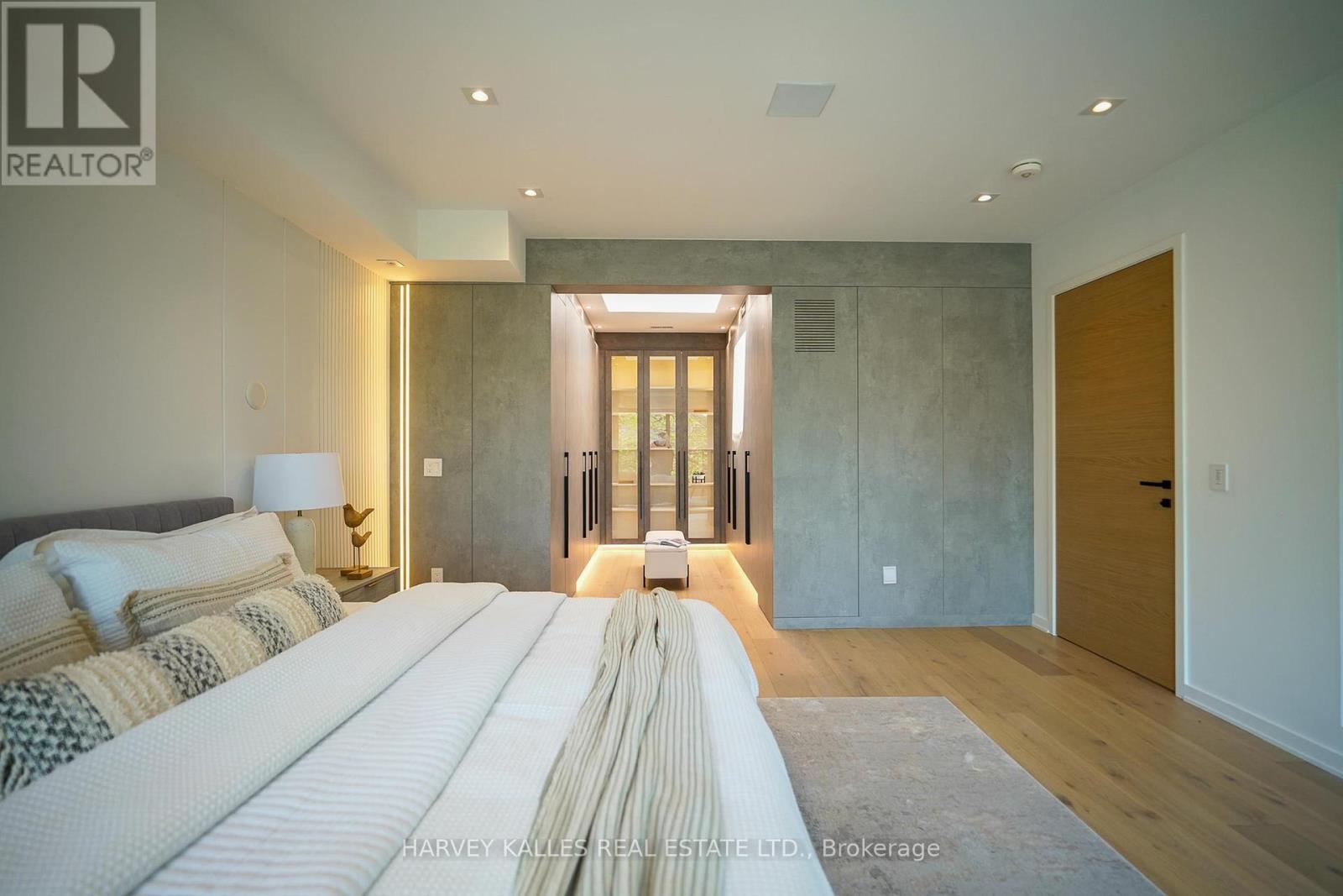 585 BEDFORD PARK AVENUE - 24