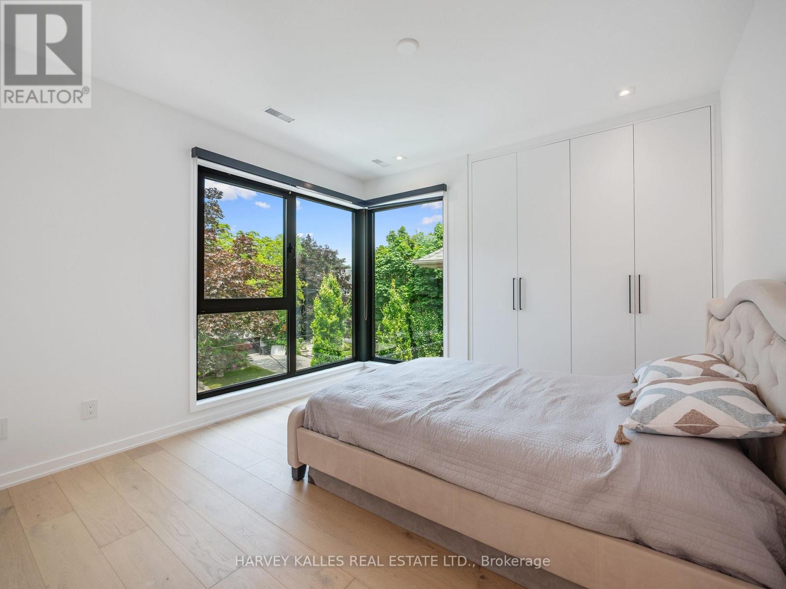 585 BEDFORD PARK AVENUE - 35