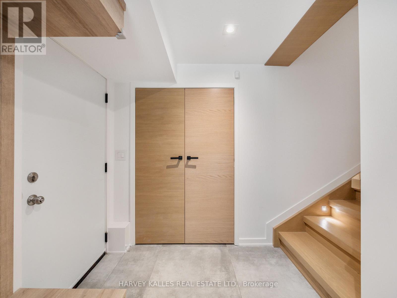 585 BEDFORD PARK AVENUE - 42