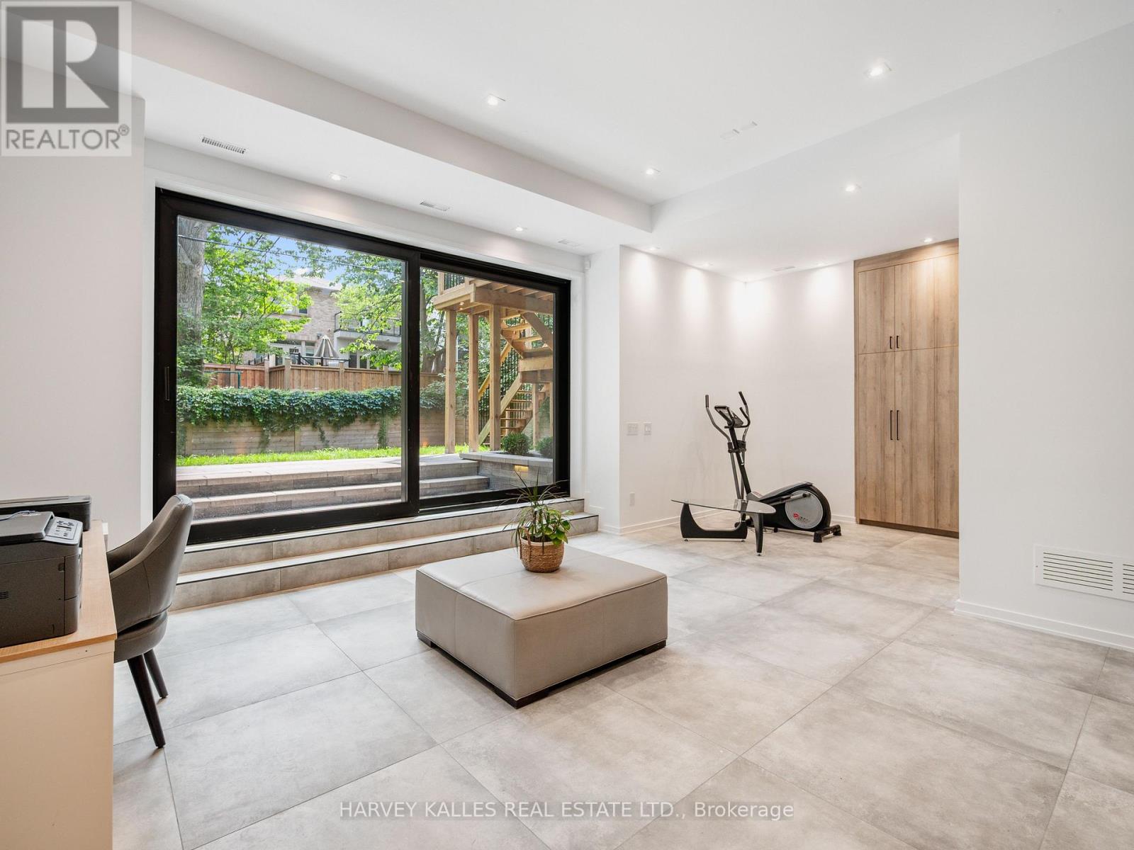 585 BEDFORD PARK AVENUE - 44