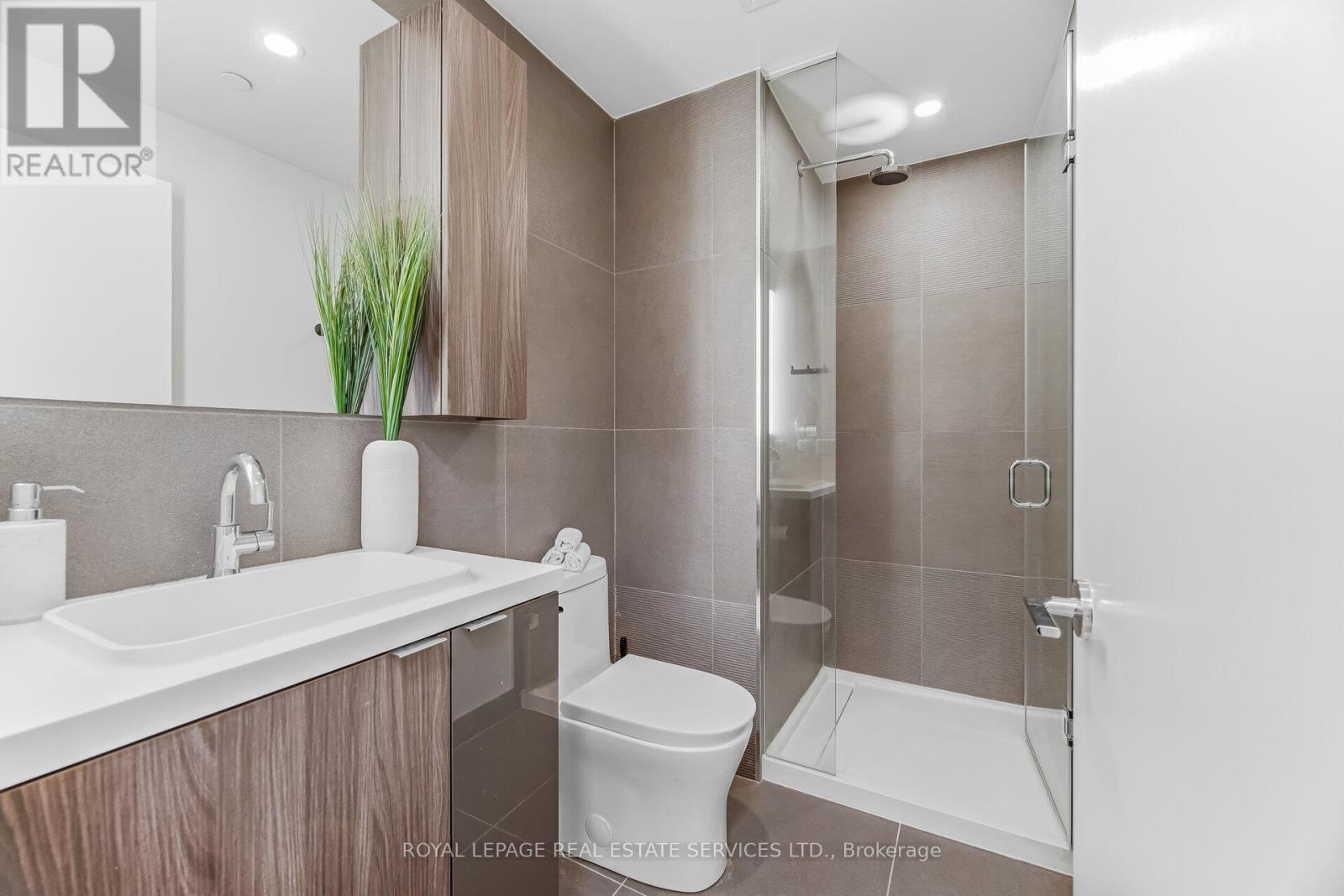 #2316 35 MERCER STREET - 21