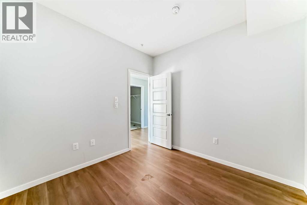 #1305 42 Cranbrook Gardens SE - 35