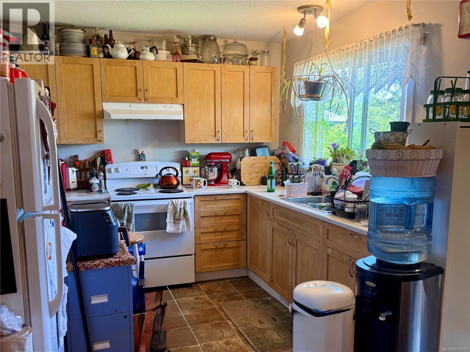 4643 Gail Cres - 3