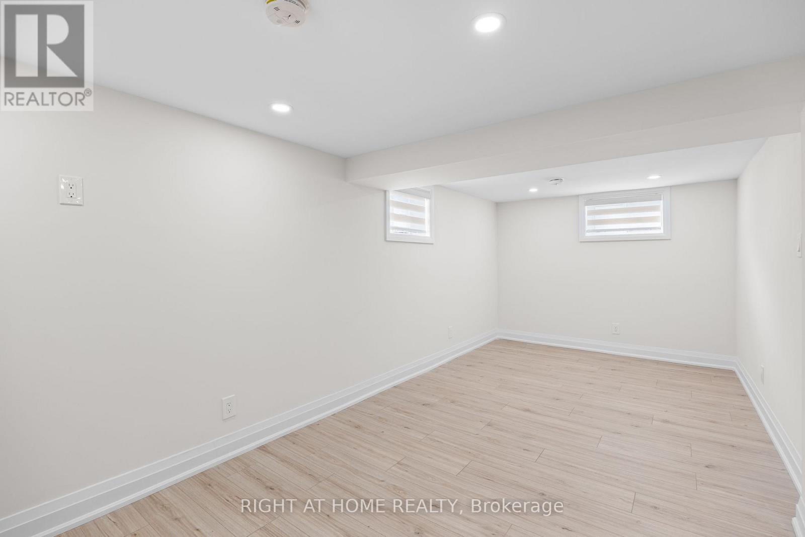 961 VICTORIA PARK AVENUE - 34