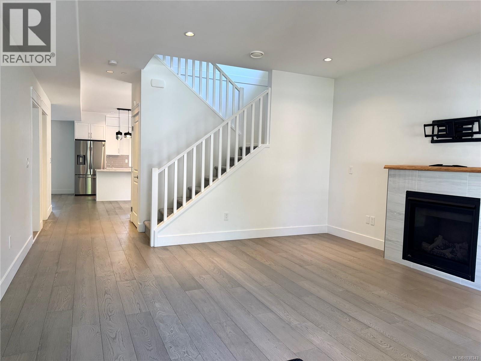#105 5160 Hammond Bay Rd - Image 3