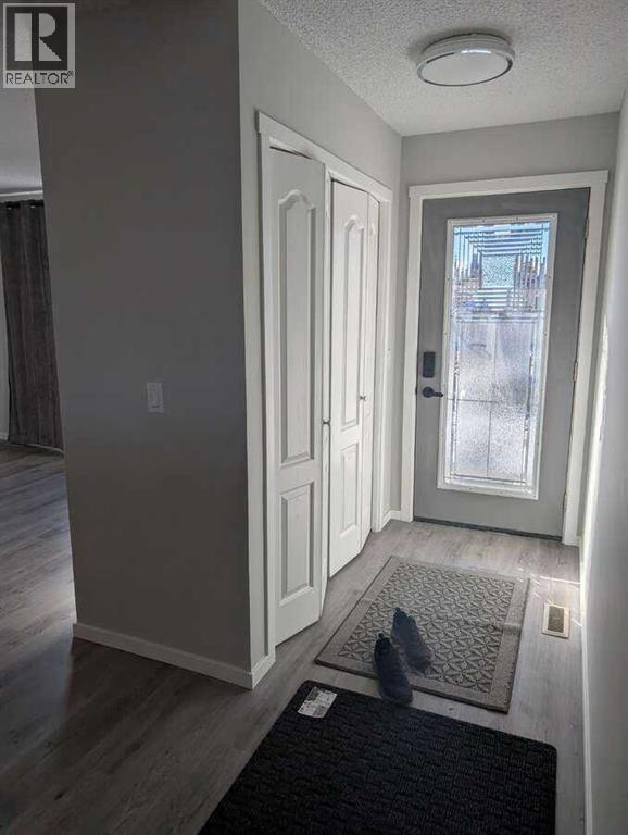 1106 39 Street SE - 9