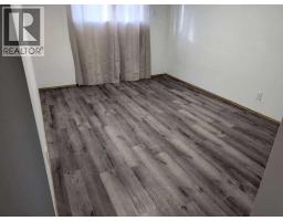 3pc Bathroom - 1106 39 Street Se, Calgary, AB T2A1E4 Photo 7