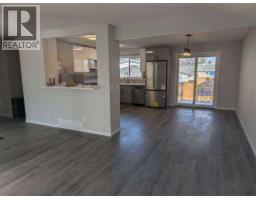 2pc Bathroom - 1106 39 Street Se, Calgary, AB T2A1E4 Photo 8