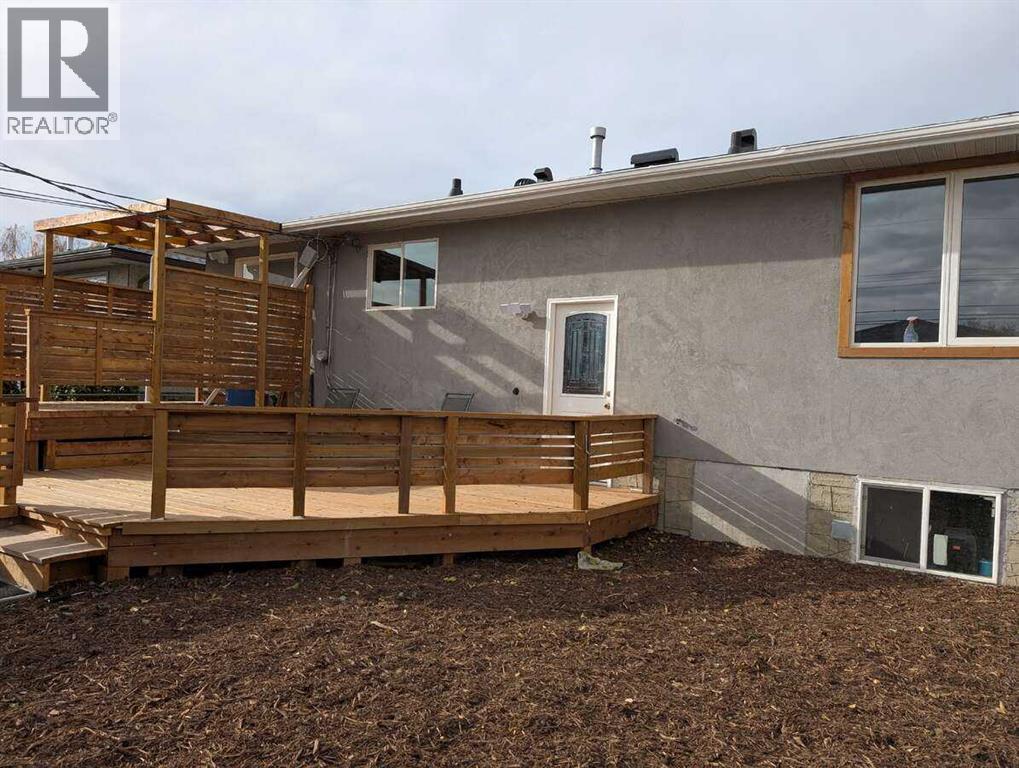 1106 39 Street SE - 36