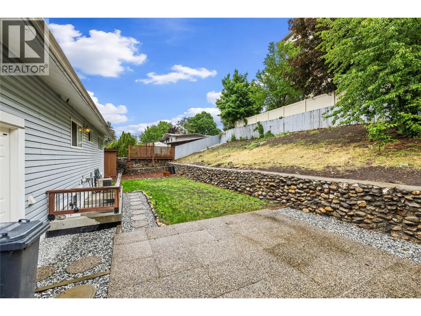 730 Cupar Road - 21