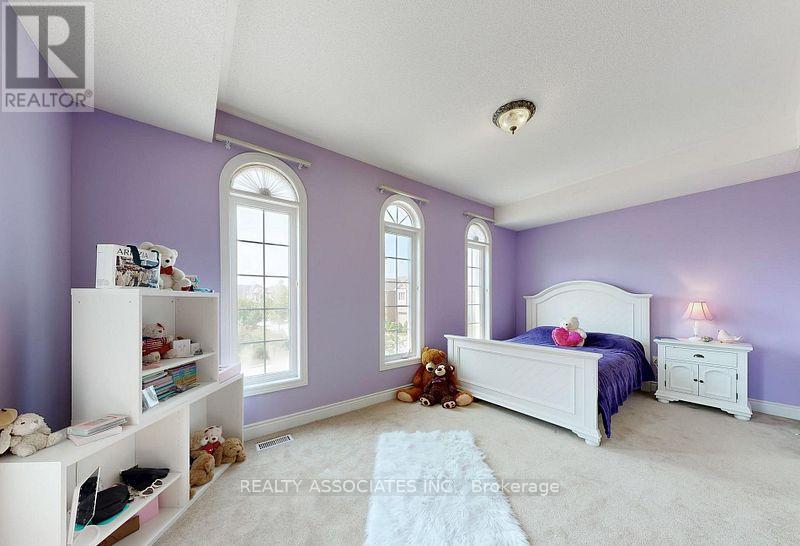 2 LORD NELSON COURT - 34