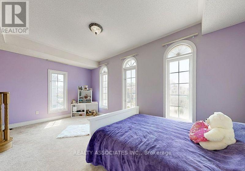 2 LORD NELSON COURT - 37