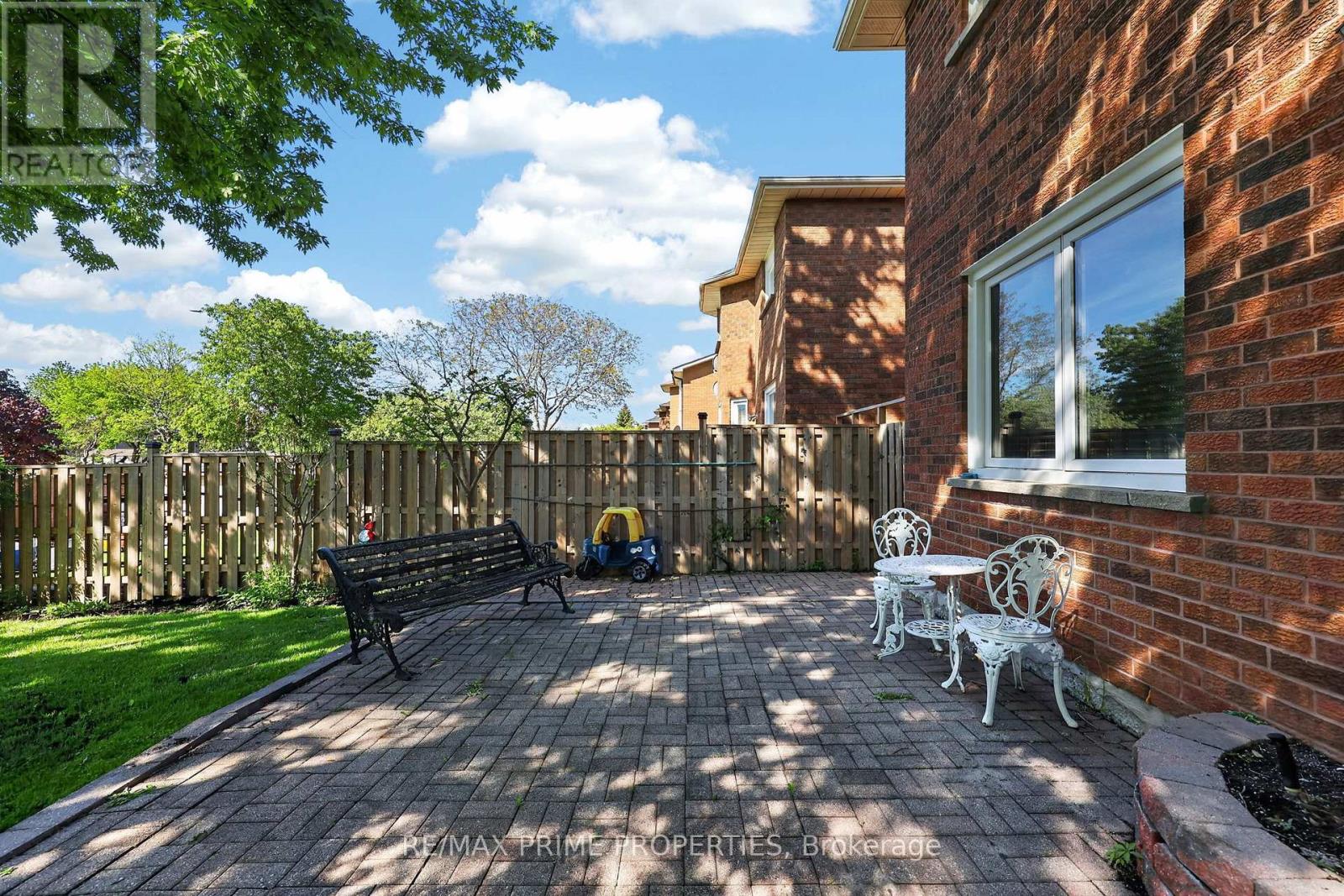 15 JIMSTON DRIVE - 32