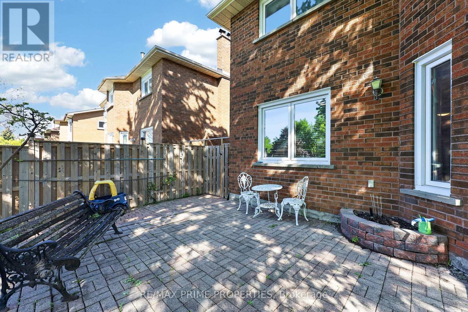 15 JIMSTON DRIVE - 33