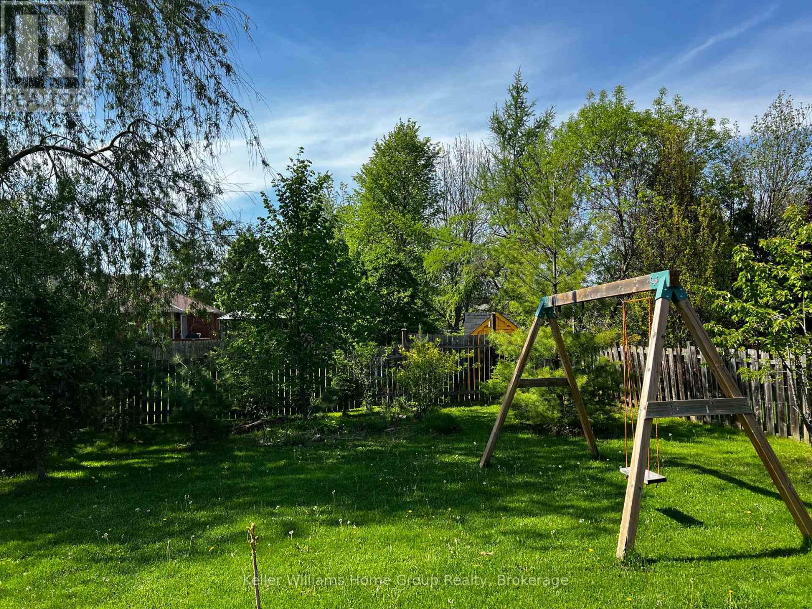 304 DANIEL CRESCENT - 44