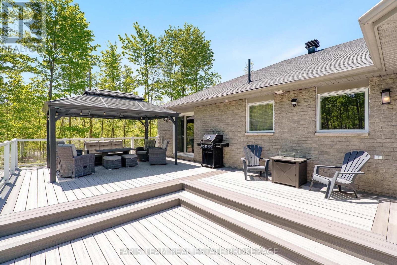 1 PINEVIEW DRIVE - 36