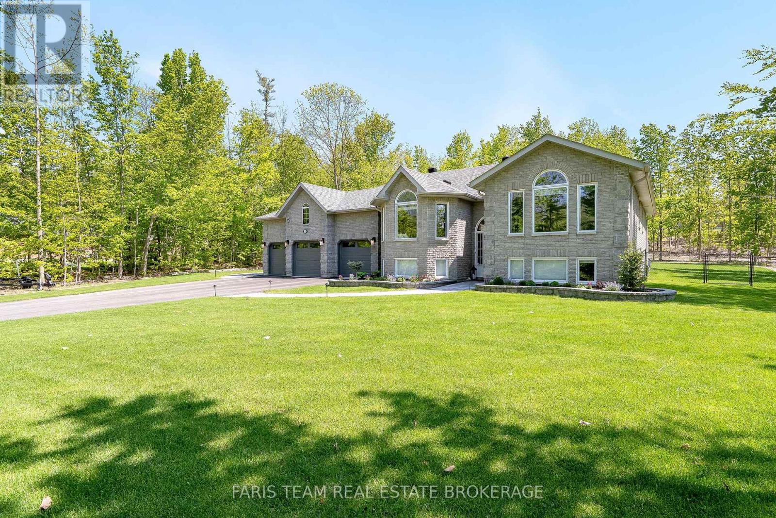 1 PINEVIEW DRIVE - 4