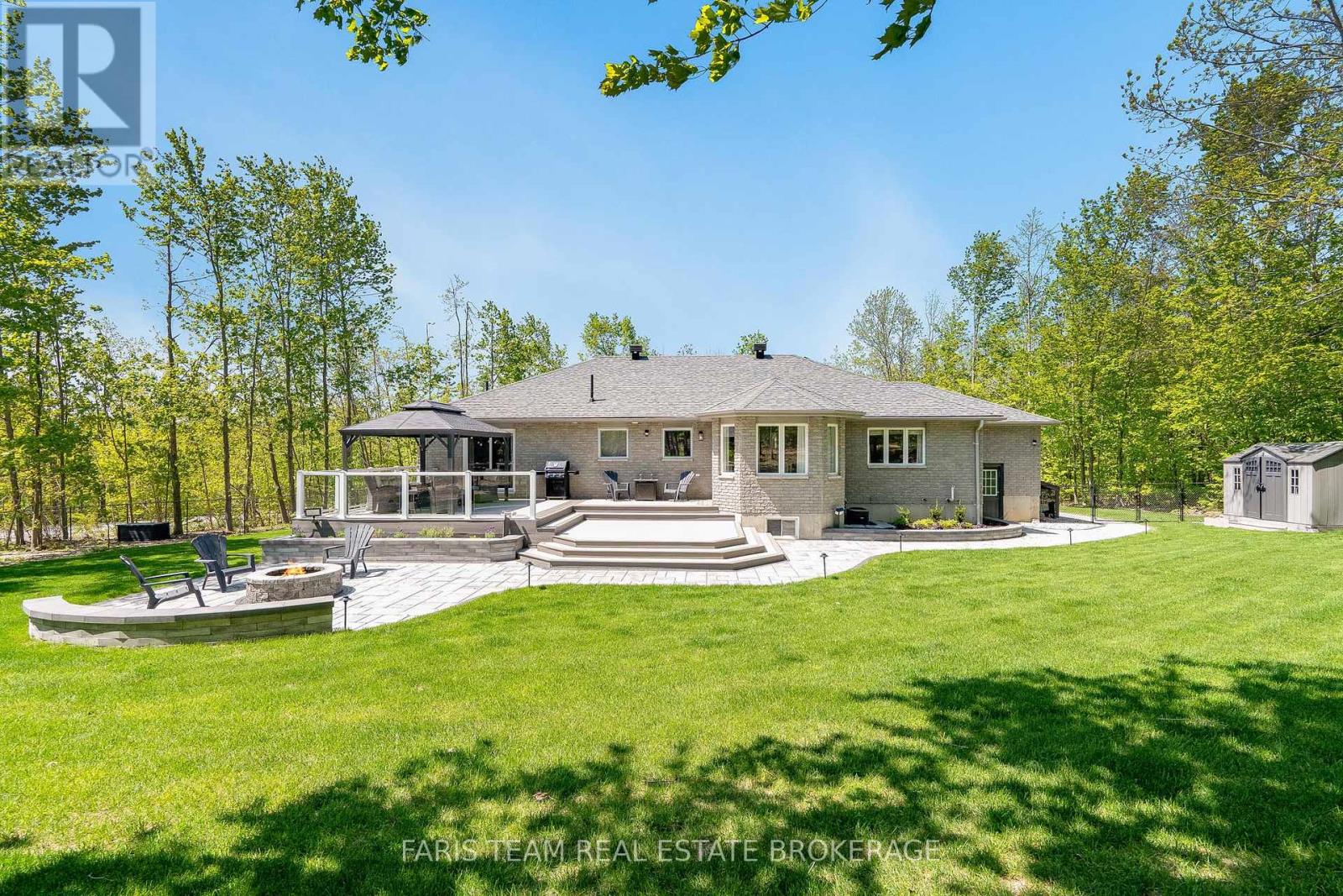 1 PINEVIEW DRIVE - 41