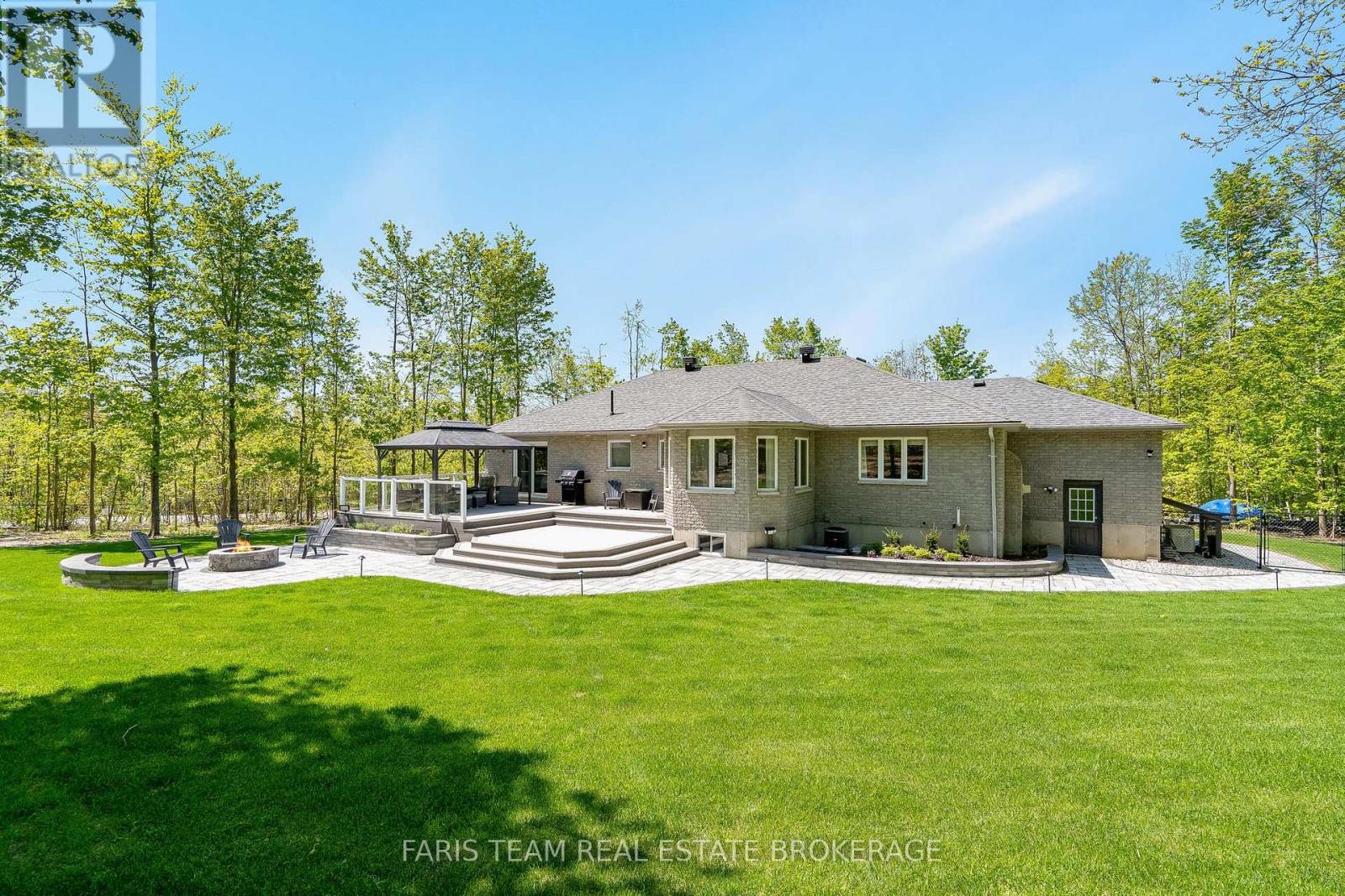 1 PINEVIEW DRIVE - 43