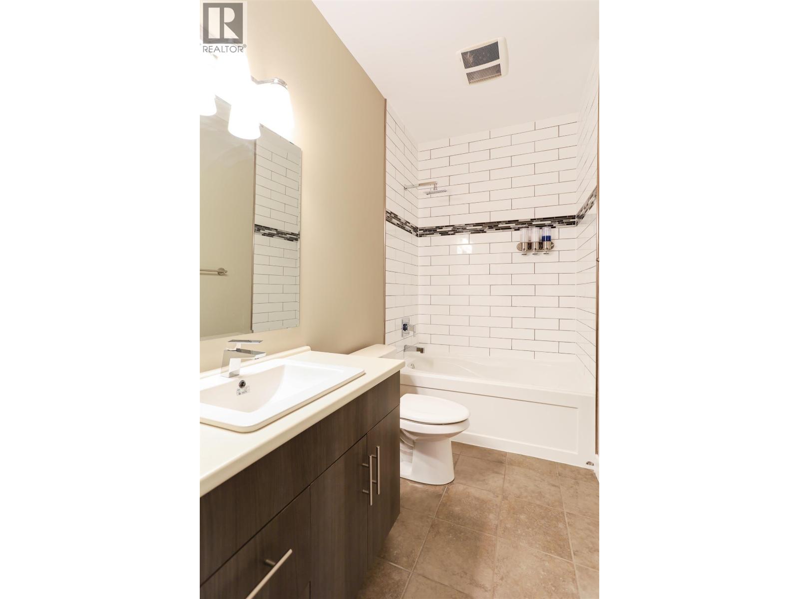 #206 110 BAXTER AVENUE - 7