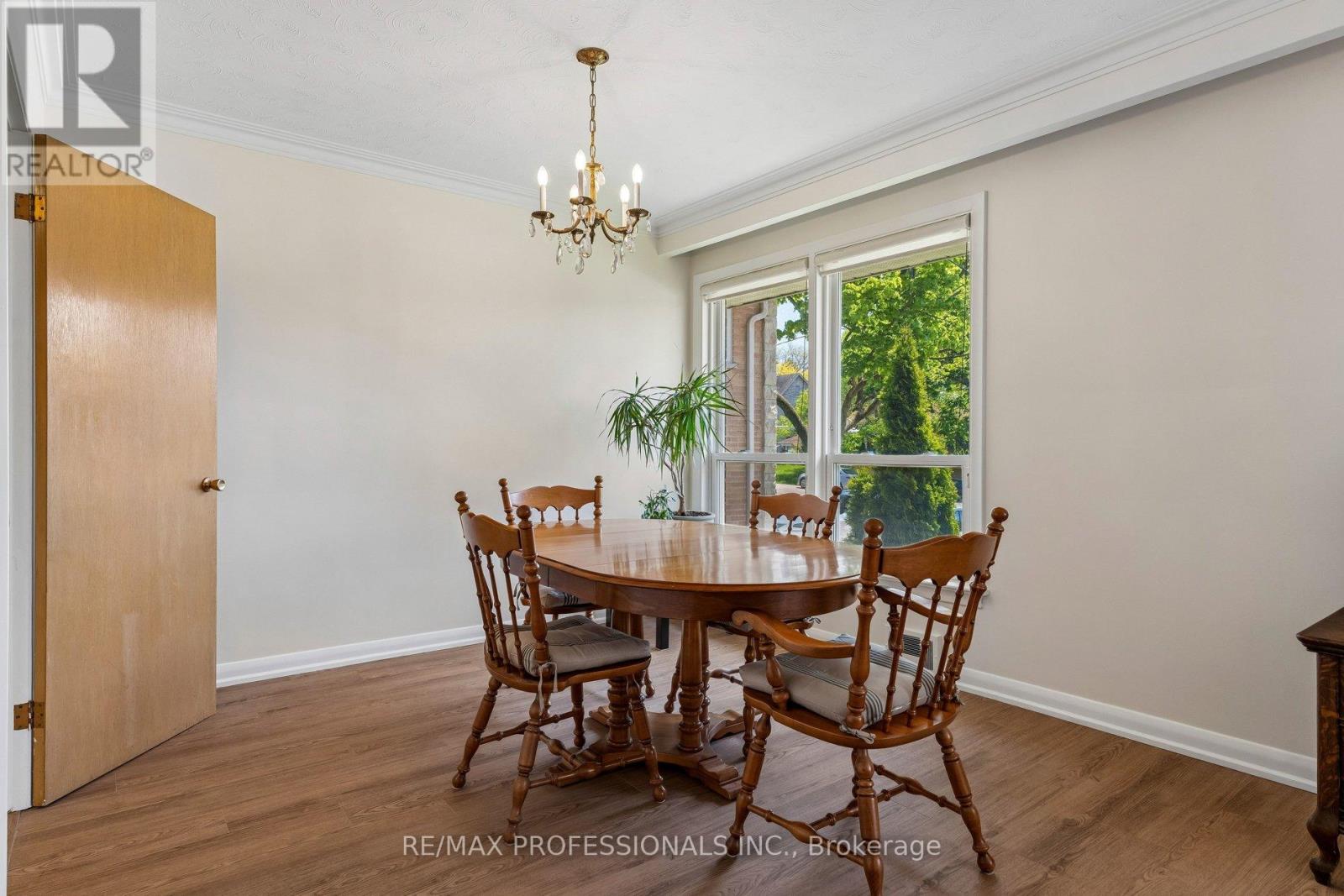 151 PERRY CRESCENT - 15