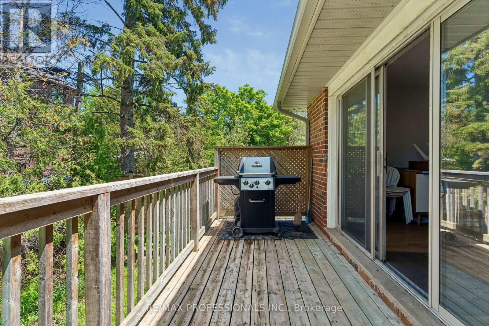 151 PERRY CRESCENT - 41